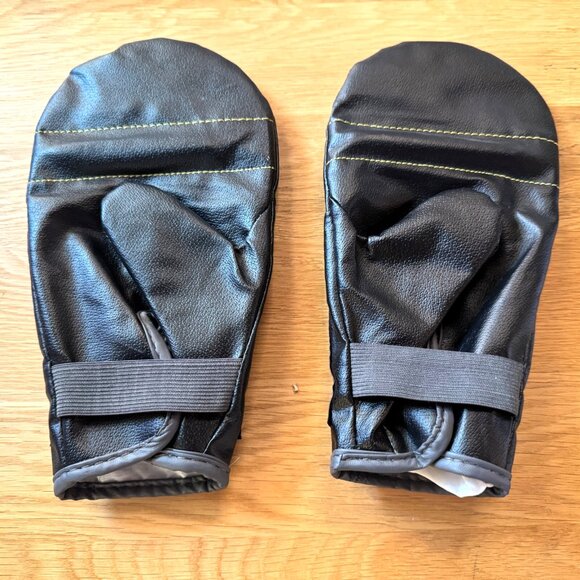 Everlast Boxing Training & Sparring, Speedbag & Punchbag Gloves, Black - Picture 2 of 13